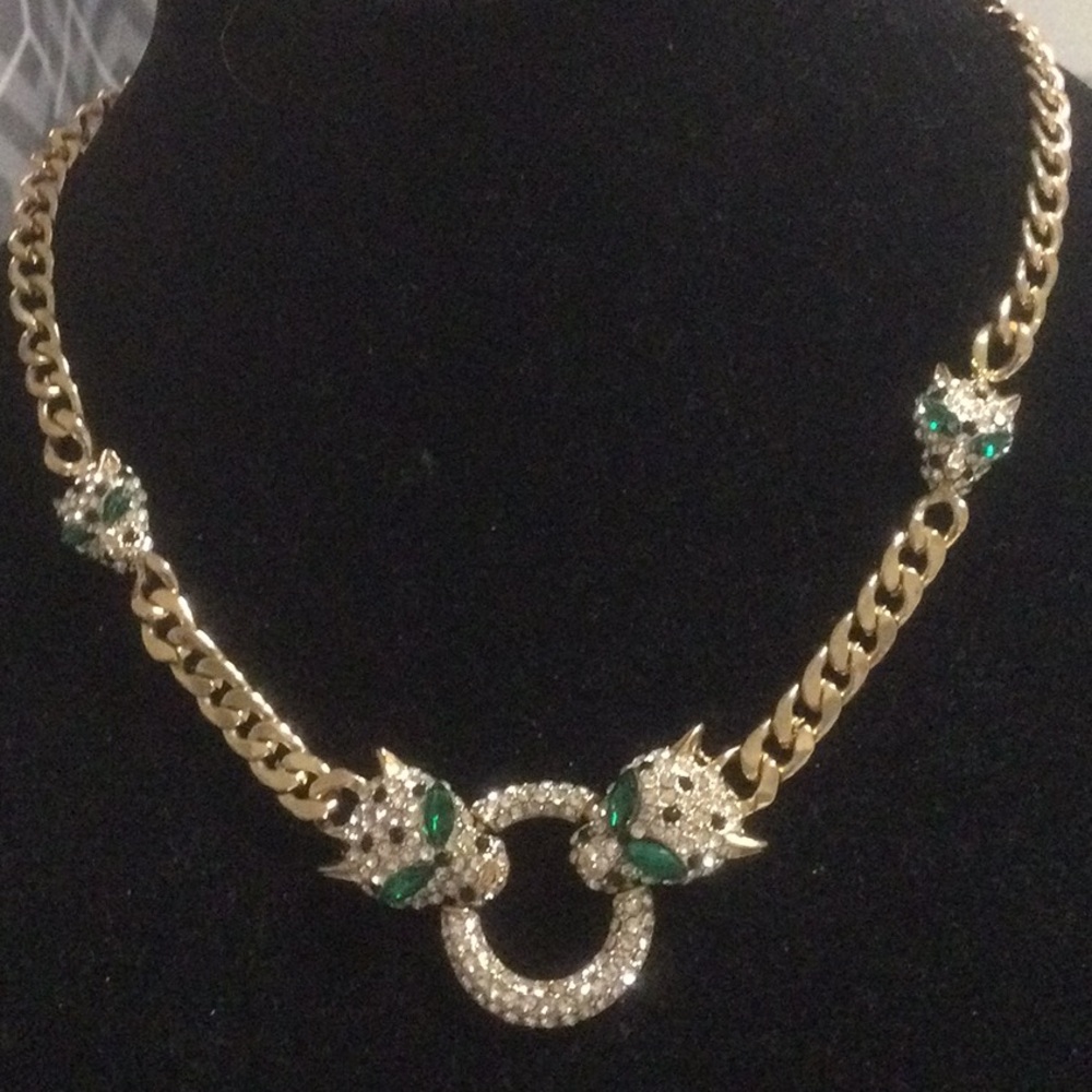 Elegant Gold and Green Necklace